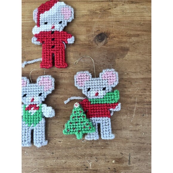 Handmade Vtg Mice Needlepoint Ornaments Set of 5 Beaded Christmas Holiday - Picture 4 of 7